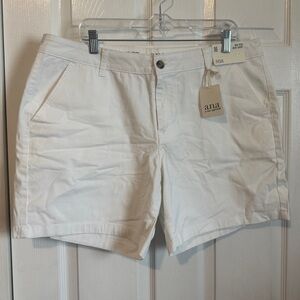 a.n.a Women's white midi shorts 7” inseam